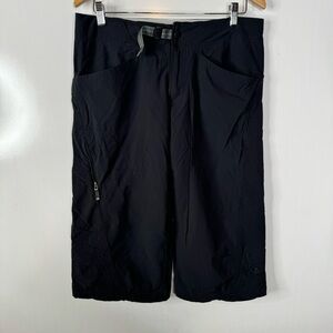 Mountain Hardwear Black Capri Pants Size 10